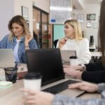 Tecnología en la oficina: aliada indispensable para la eficiencia laboral