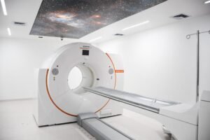 Clínica del Country recibe la máxima acreditación europea por su precisión en diagnósticos oncológicos y neurológicos