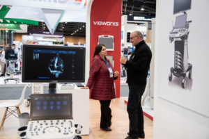Del hospital tradicional al hospital inteligente: las tecnologías que redefinen la medicina en Colombia