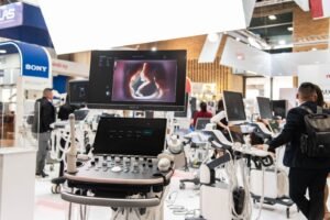 Inteligencia artificial, telemedicina y cirugía robótica: así se está transformando la salud en la región