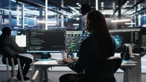 Los 5 riesgos que comete en su día a día y que están poniendo en jaque la seguridad de su información y la de su empresa