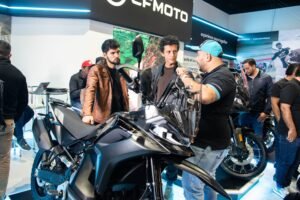 Cada vez más colombianos se movilizan en moto: así está cambiando el mercado y el perfil de los usuarios.