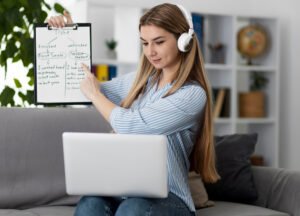 Interés por aprender inglés de manera virtual ha crecido un 5% en Colombia: ¿realmente se aprende igual que en una clase presencial?